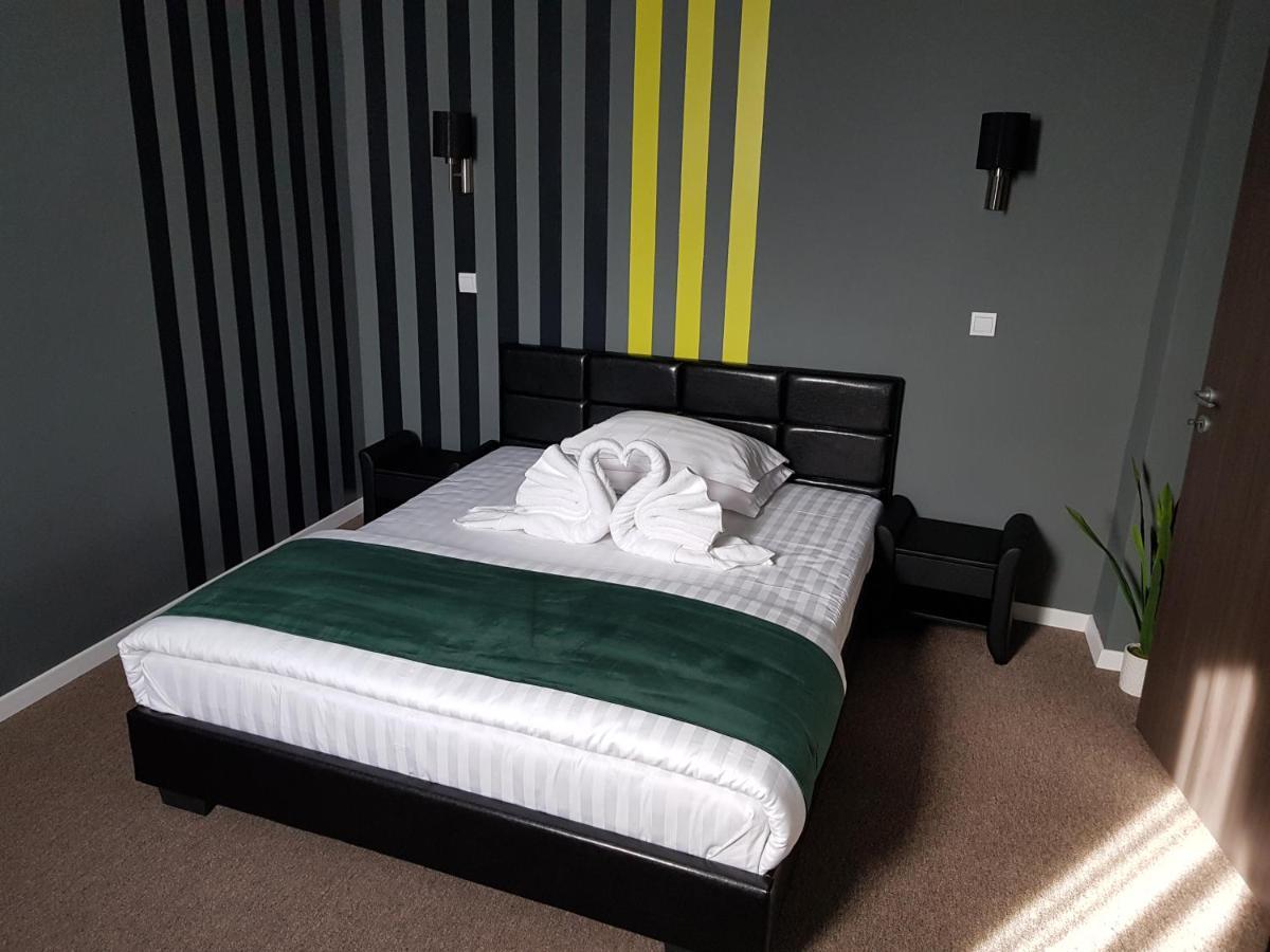 Resita Residence Sauna Apartment Экстерьер фото
